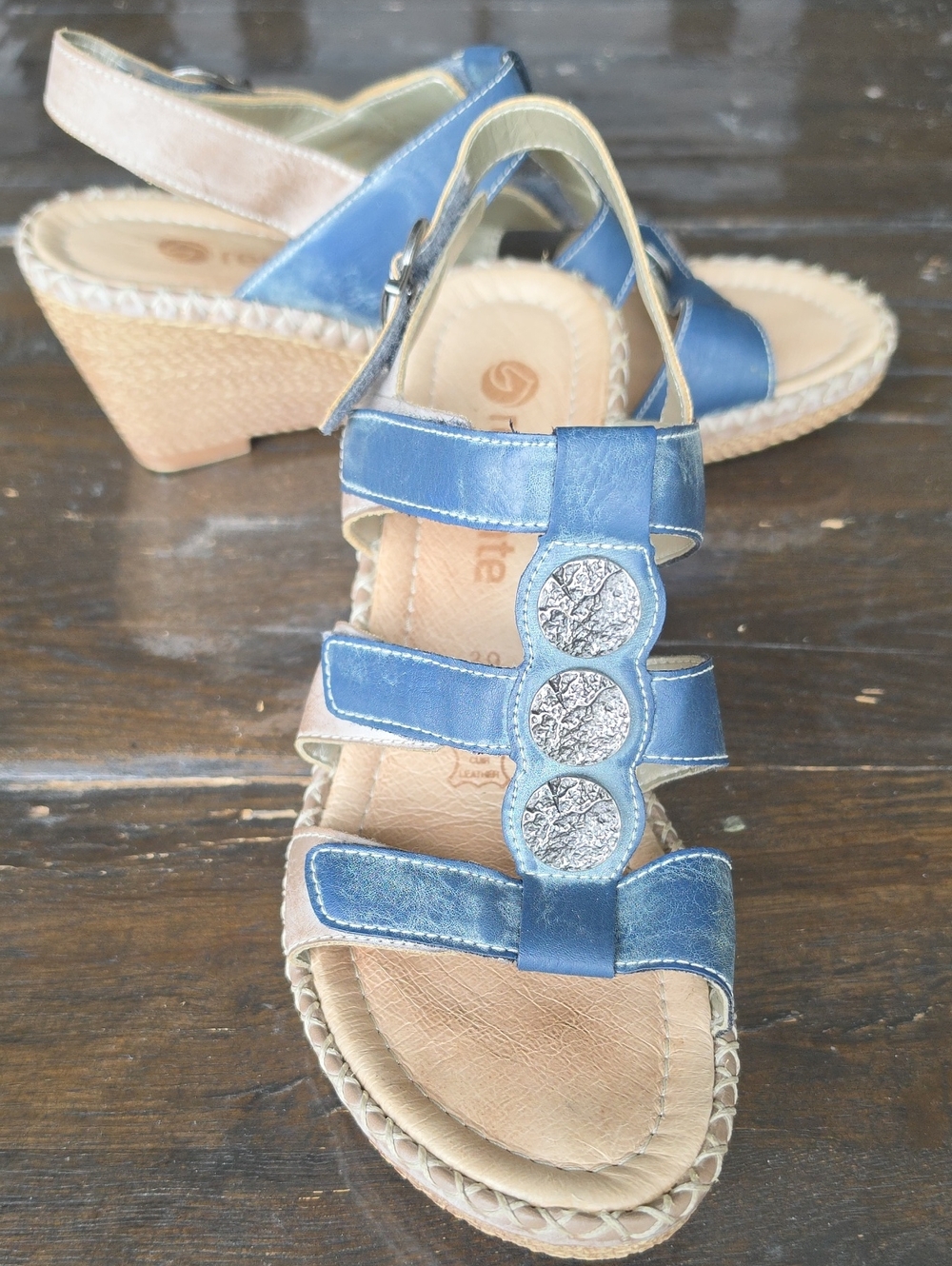 (39) Remonte Blue &Tan Leather Slingback Sandals with Silver Medallions Wedge